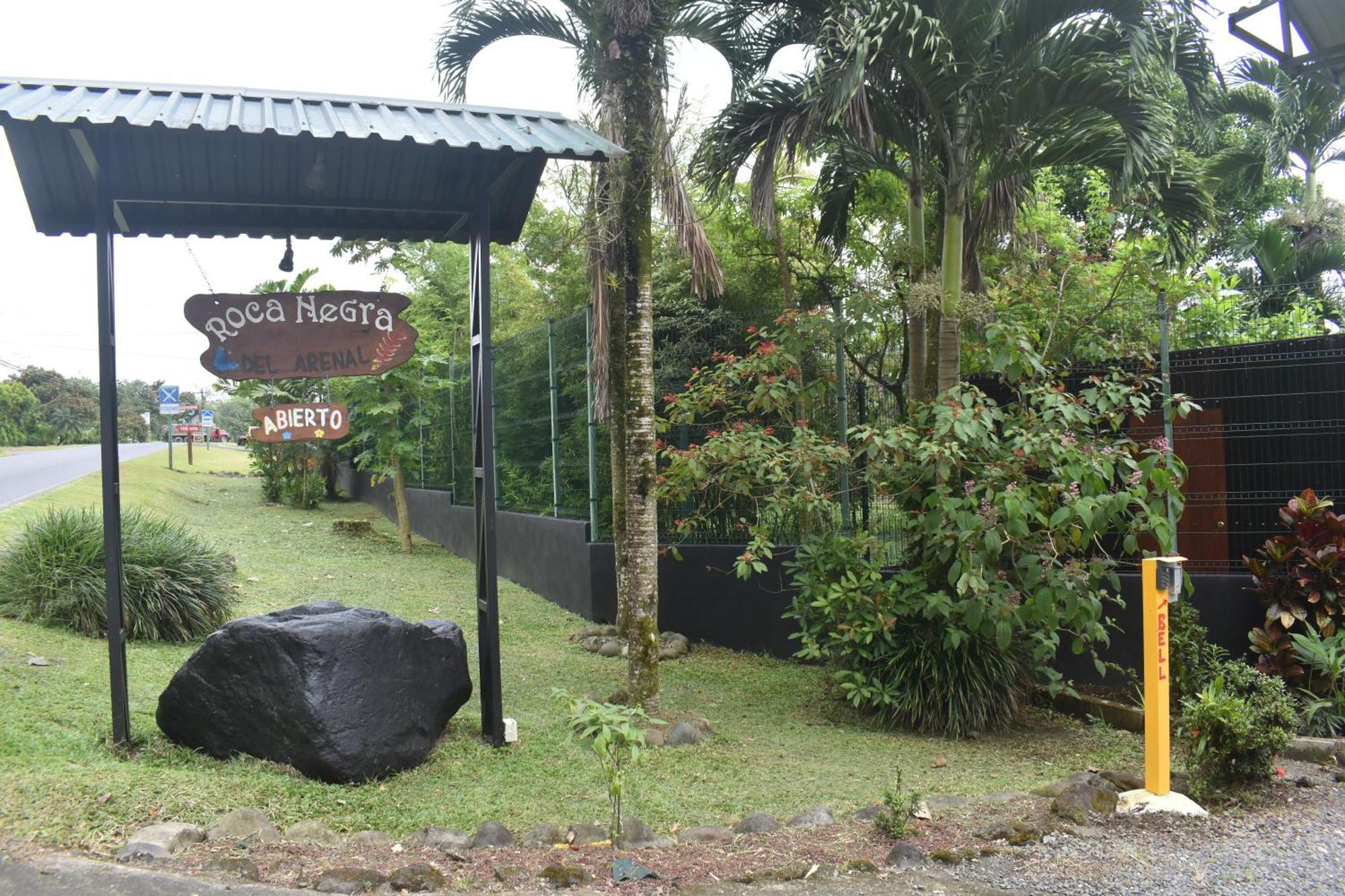 Hotel Roca Negra Del Arenal La Fortuna Luaran gambar