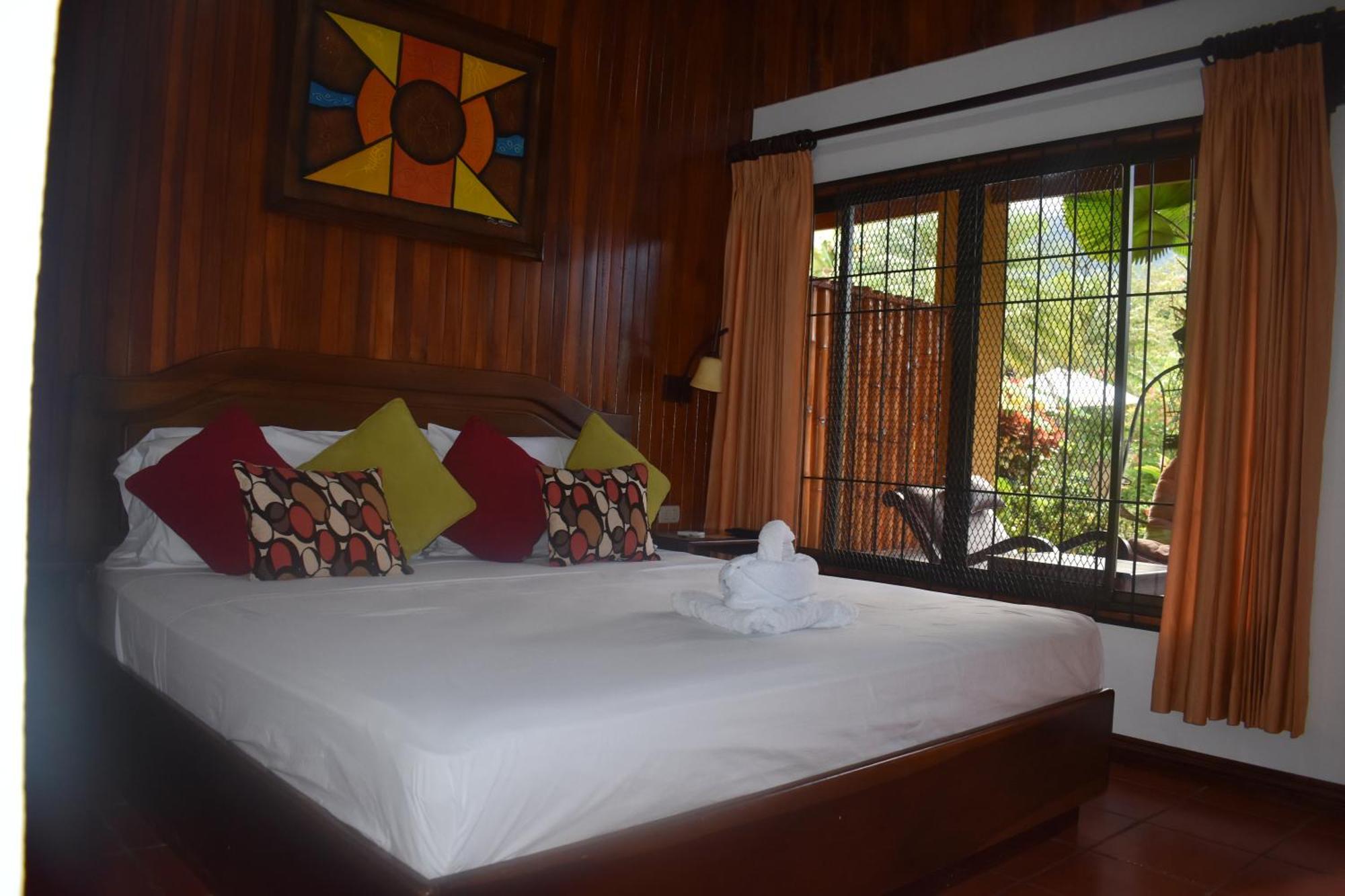 Hotel Roca Negra Del Arenal La Fortuna Bilik gambar
